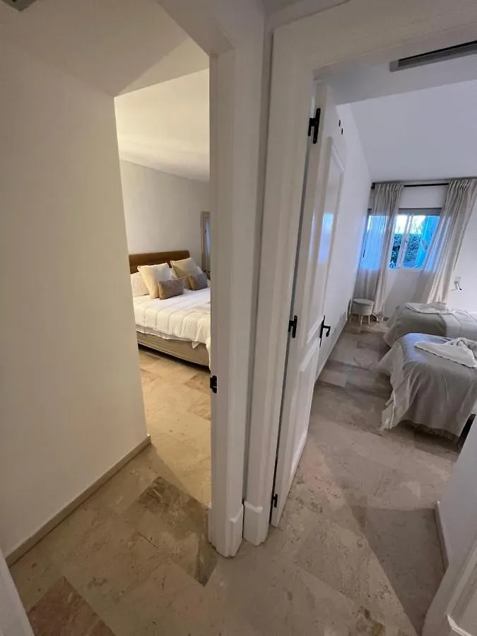 Impeccable Large Apartment With Immense Terrace And Private Garden Overlooking The Mountain, Featuring 2 Bedrooms And Sleeping Up To 4 Guests Located 100 Meters From Plaza Maestranza Marbella Espanha